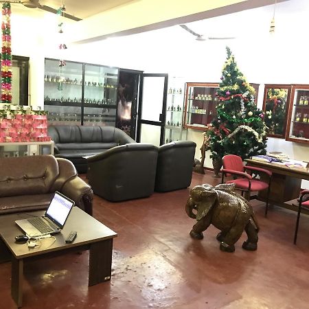 Srilanka Ayurveda Hotel Хикадува Екстериор снимка